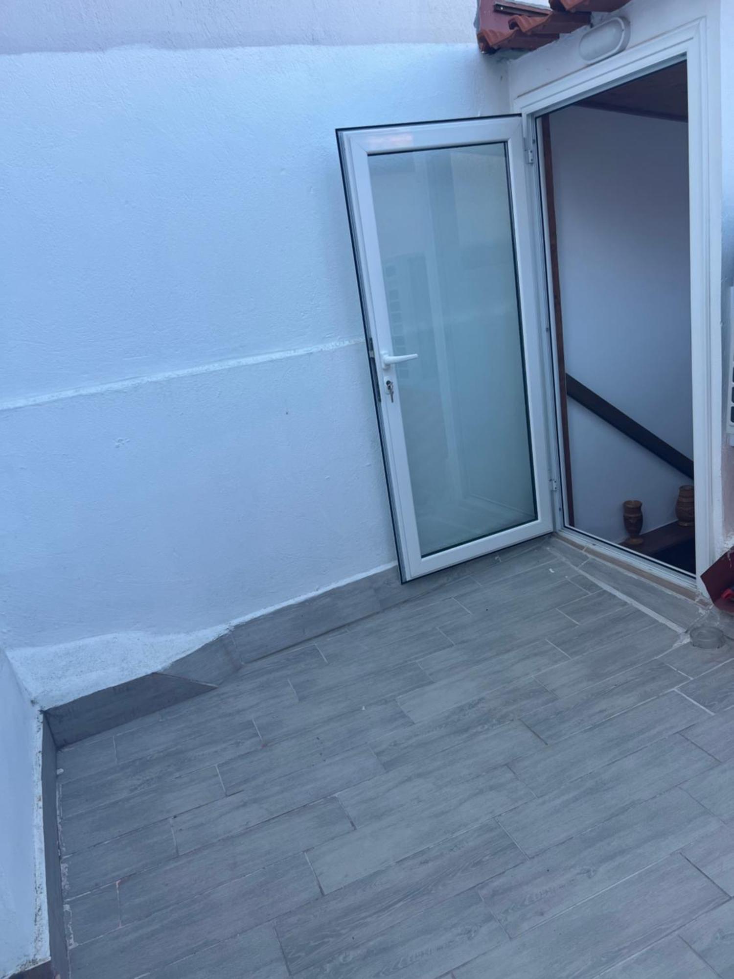 Charming House Apartment Pogradec Luaran gambar