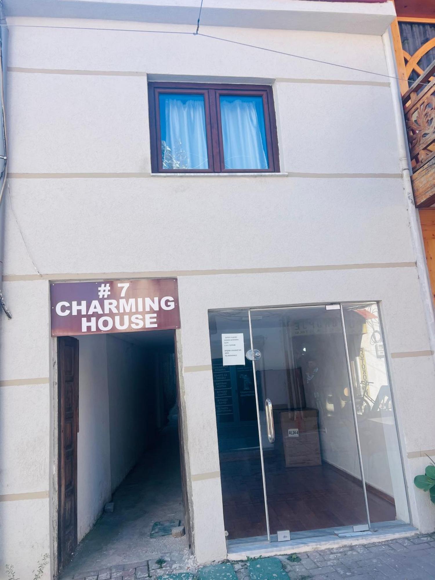 Charming House Apartment Pogradec Luaran gambar